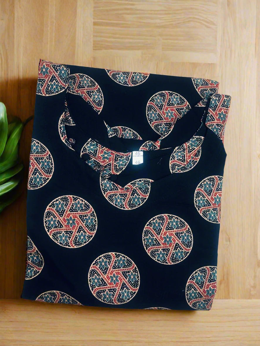 BLACK CIRCLE DESIGN / 3XL