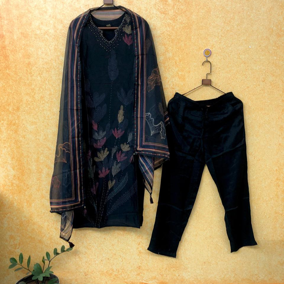 MUSLIN THREE PIECE SET FT 2135