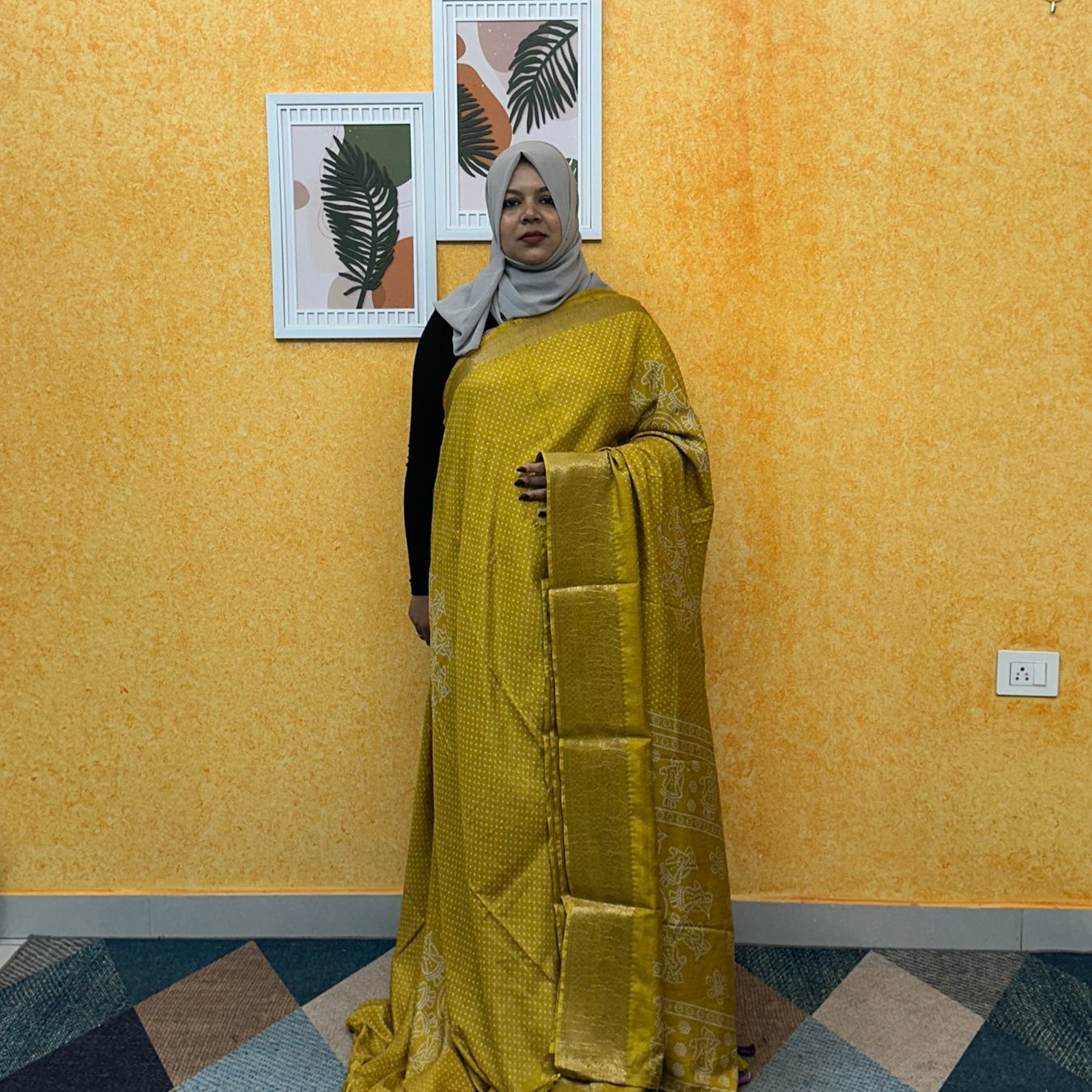 YELLOW