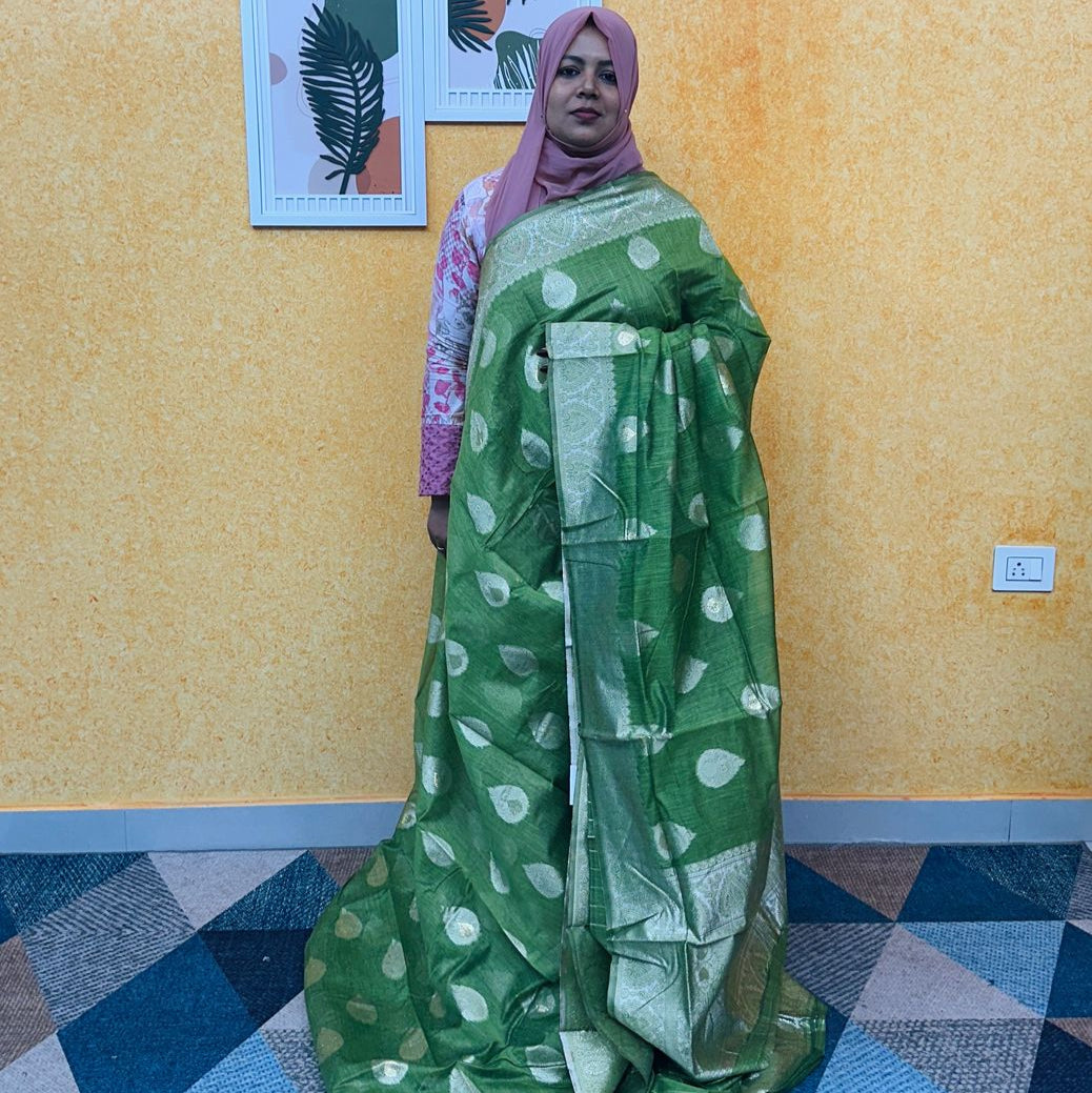 PARROT GREEN